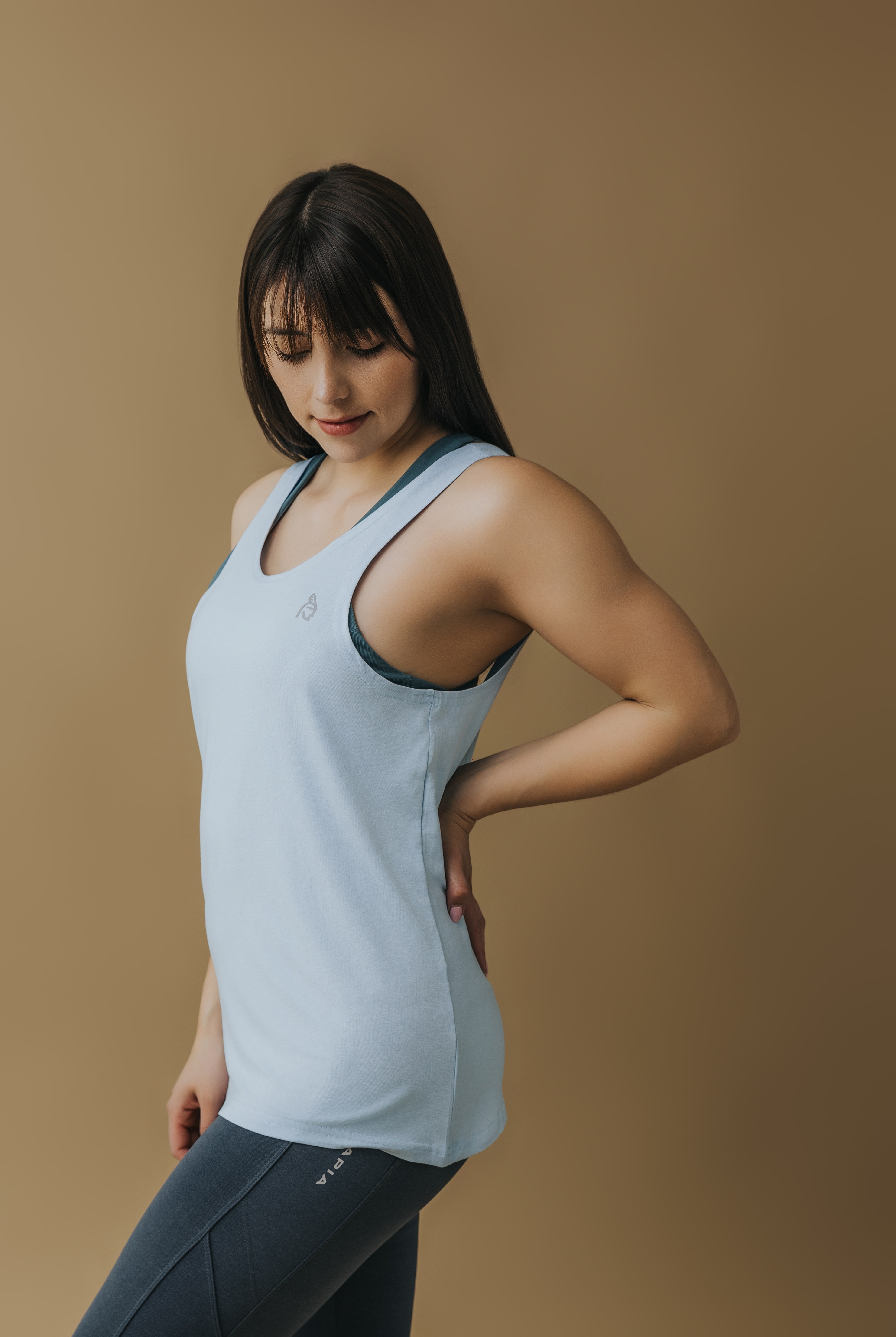 Polera con espalda abierta