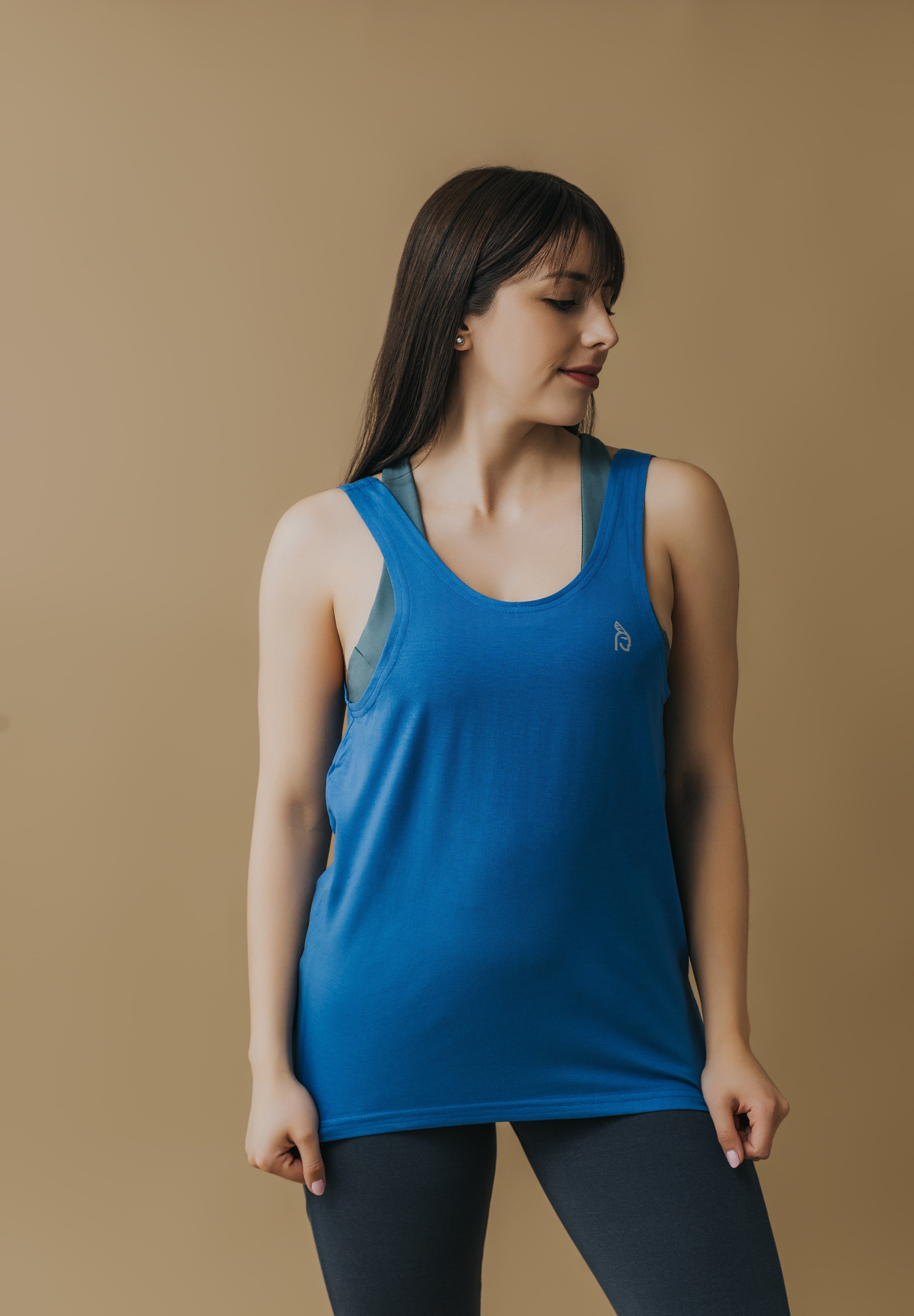 Polera con espalda abierta