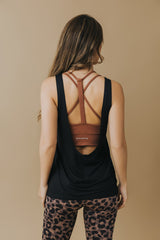 Polera con espalda abierta