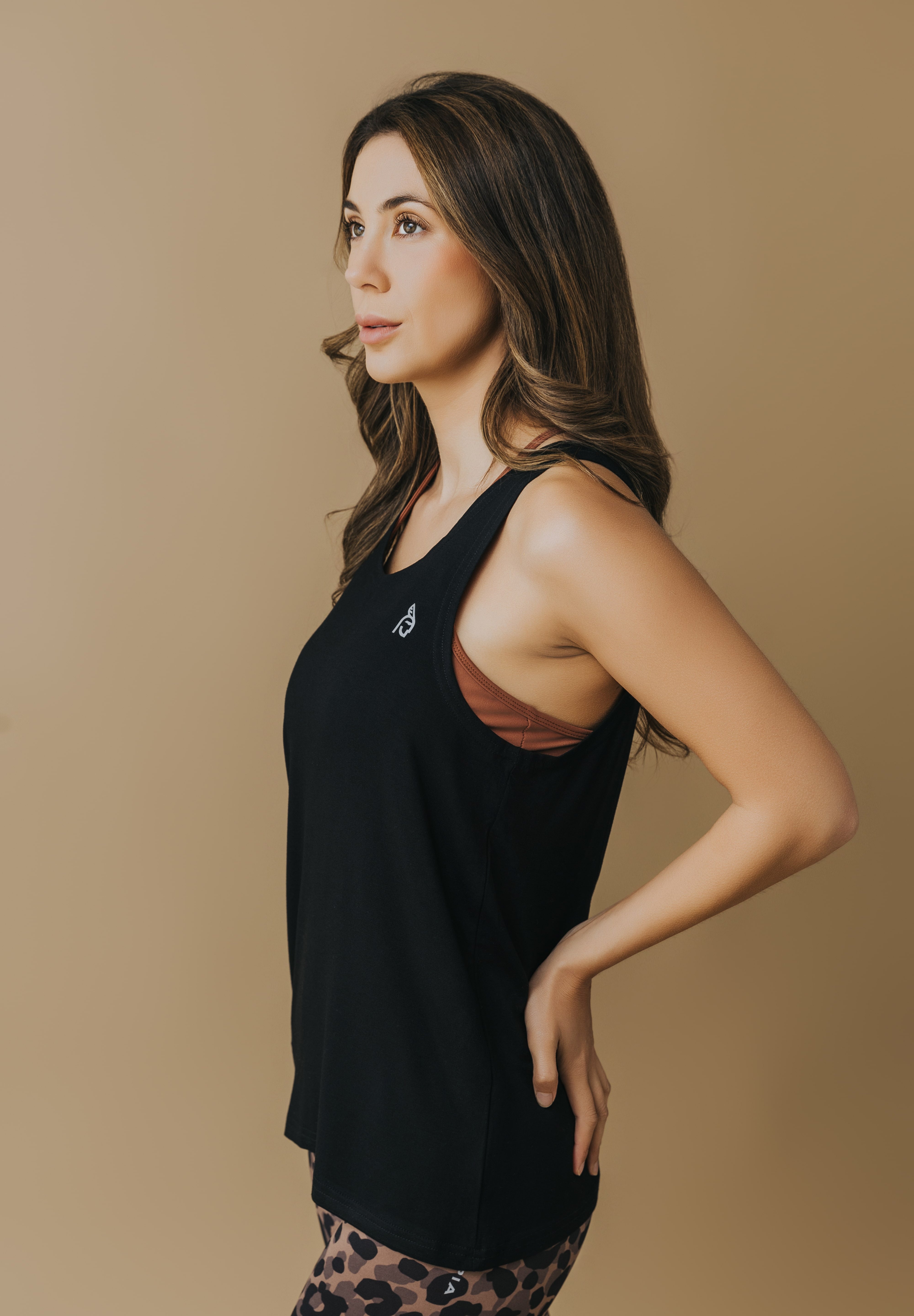 Polera con espalda abierta