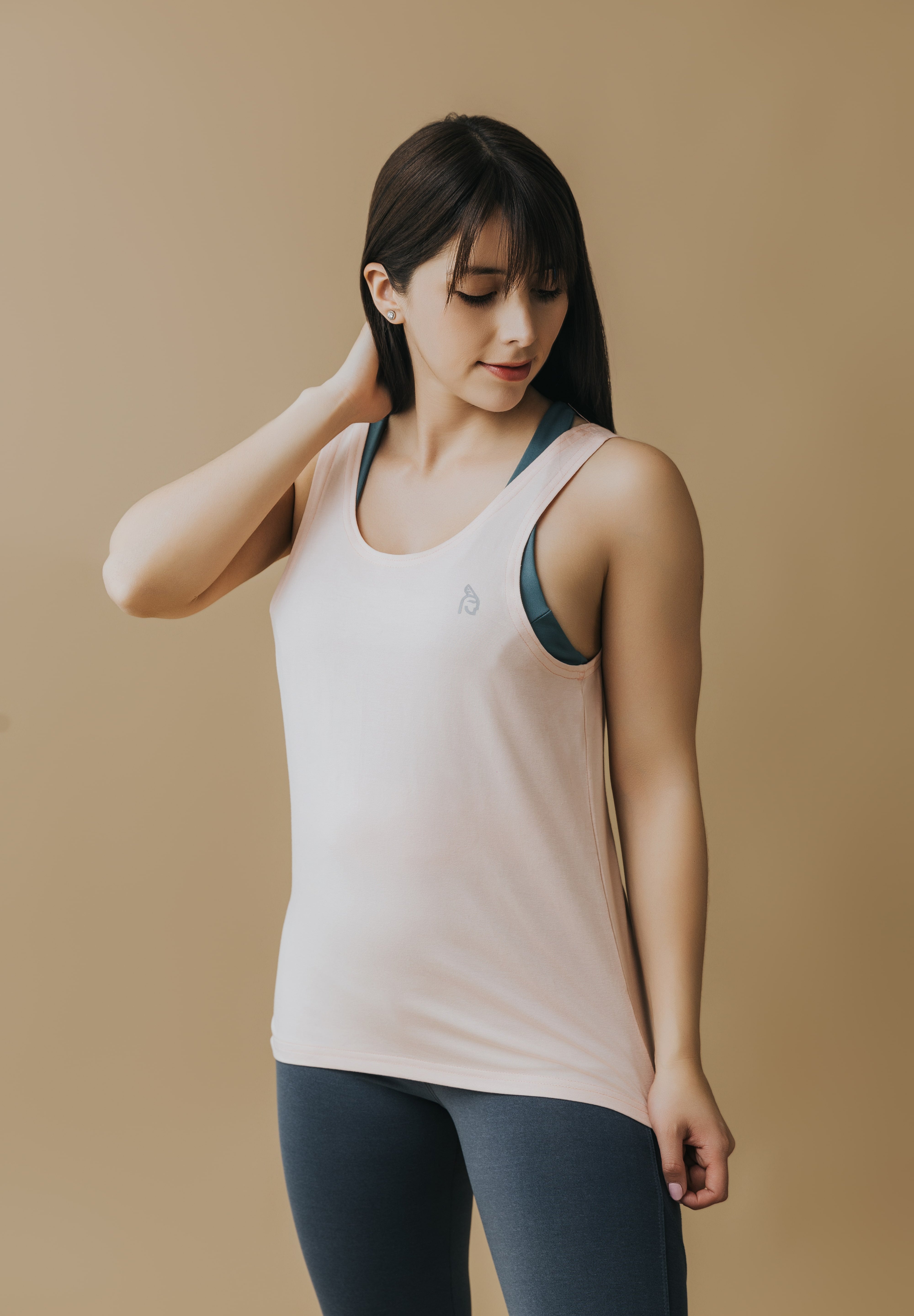 Polera con espalda abierta