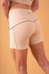 Short con líneas