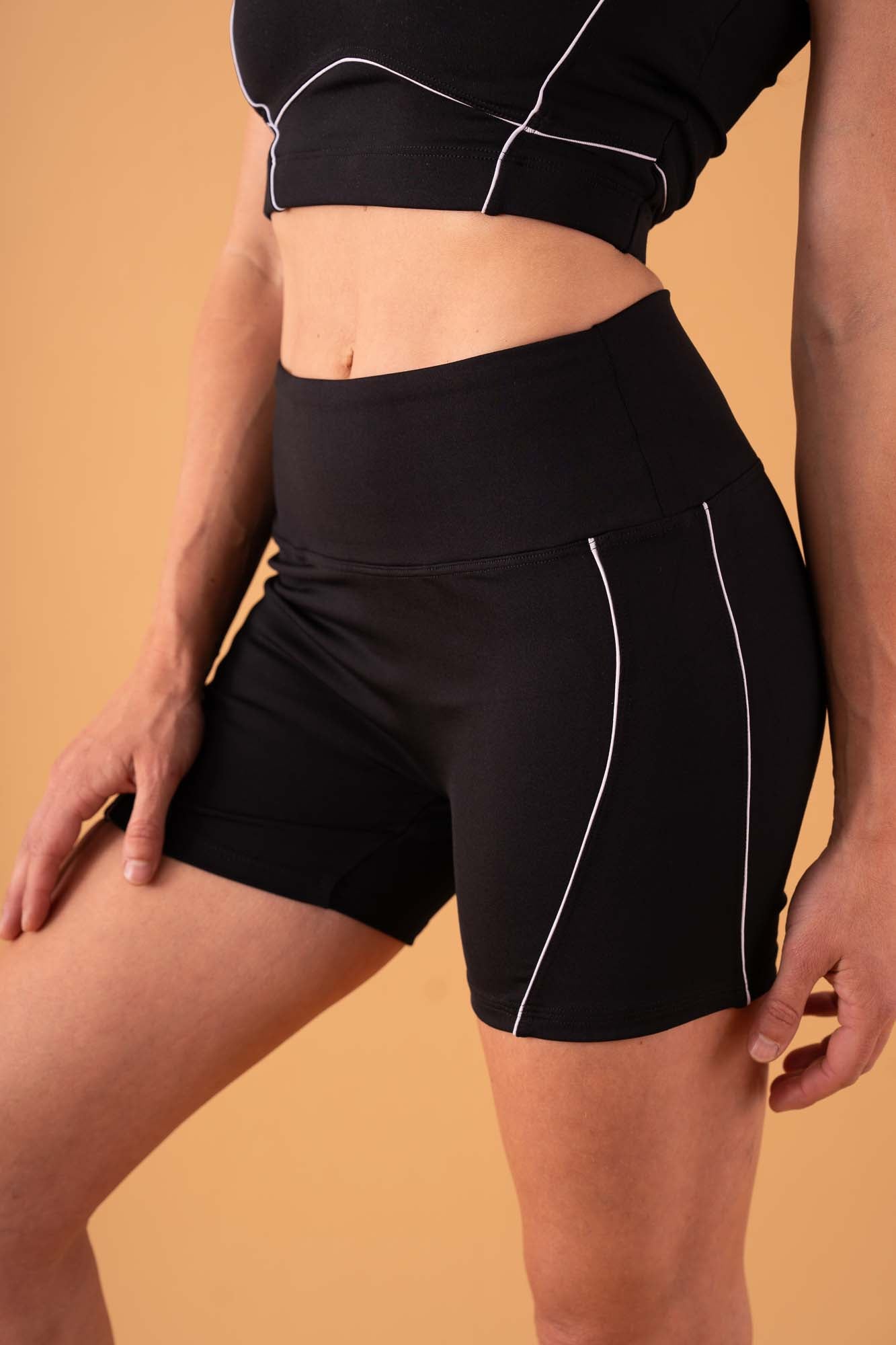 Short sin costura con líneas