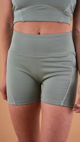 Short sin costura con líneas