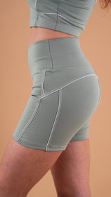 Short con líneas