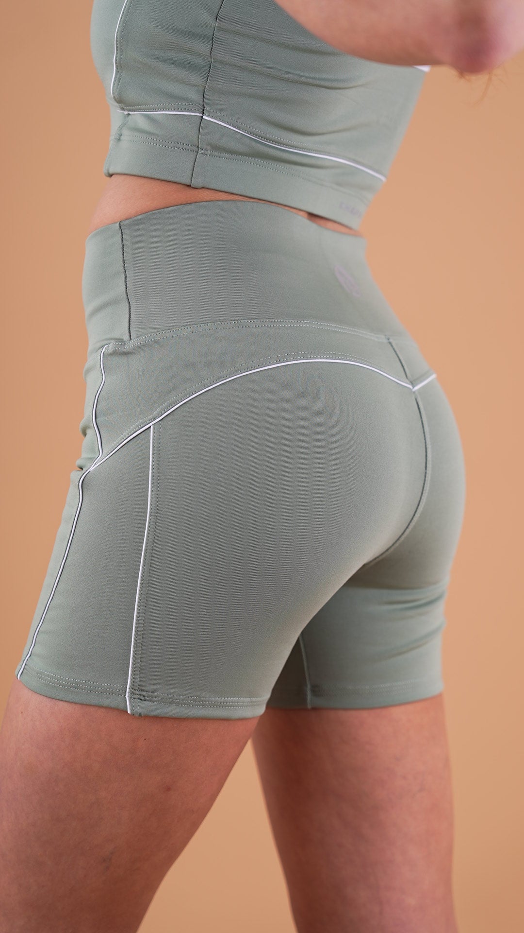 Short con líneas